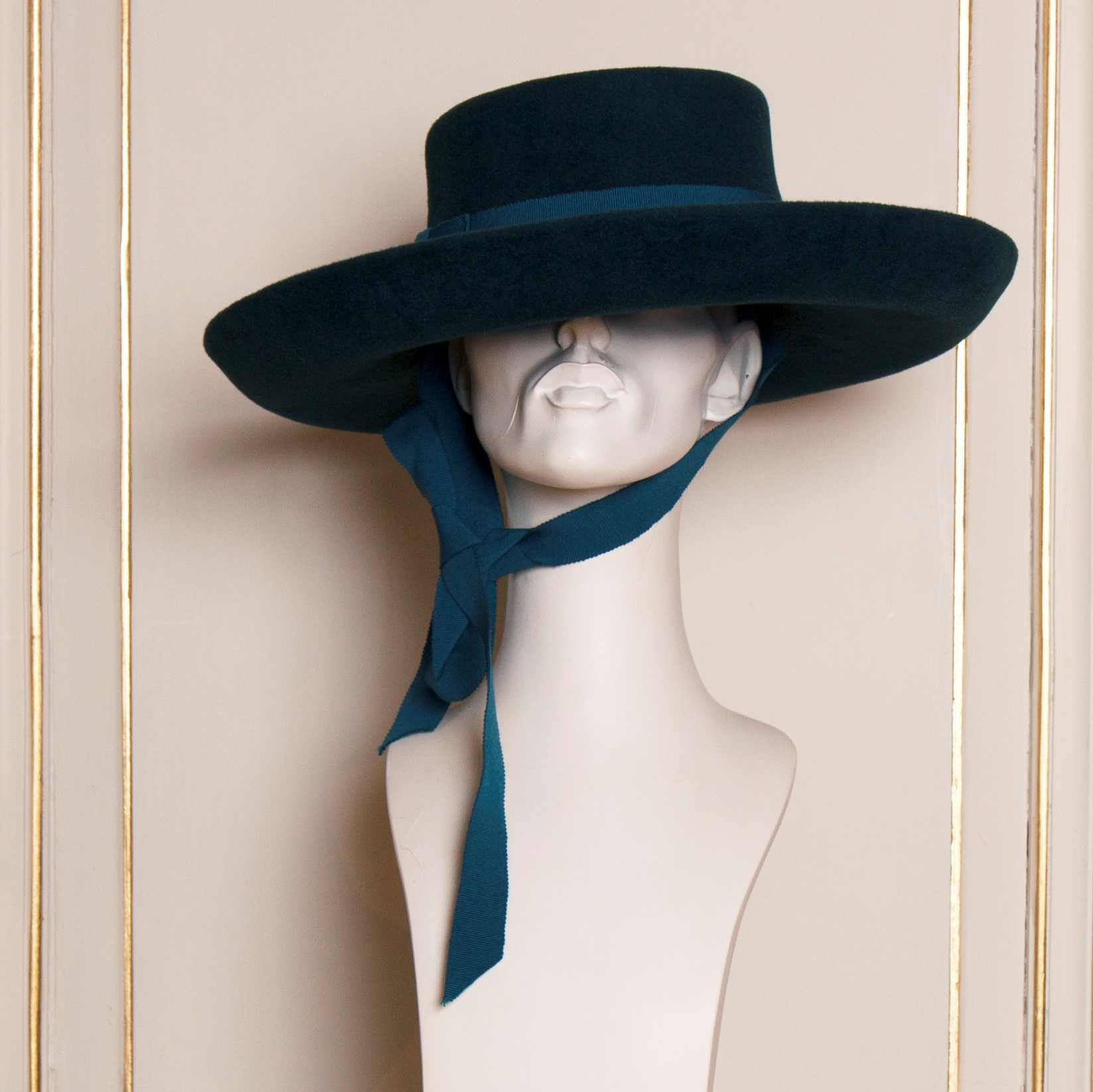 Fashionable Cowboy in teal velours felt