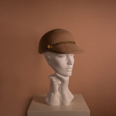 Cap Camel velours felt with Gold accents